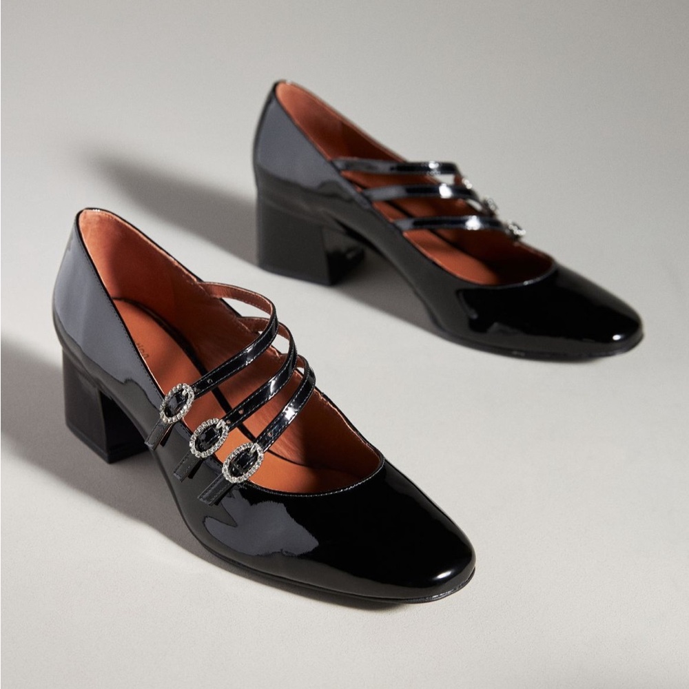 NWOT Reformation Mimi Buckle Pumps